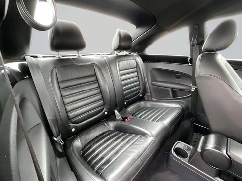 Used 2012 Volkswagen Beetle 2.0T FWD image 27
