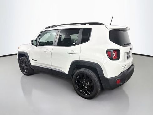 Used 2022 Jeep Renegade Altitude AWD/4WD image 5