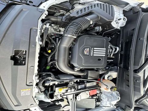 Used 2024 Cadillac XT6 Luxury image 8