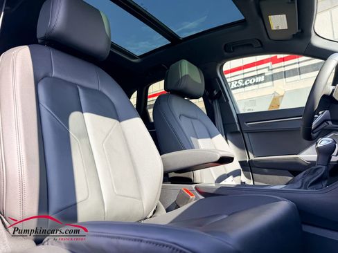 Used 2025 Audi Q3 2.0T Premium w/ Convenience Package image 17