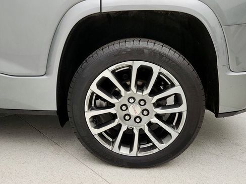 Used 2023 GMC Acadia Denali w/ Denali Ultimate Package image 9