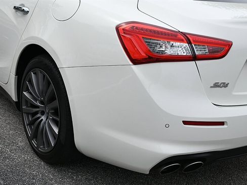 Used 2019 Maserati Ghibli S Q4 AWD/4WD image 15