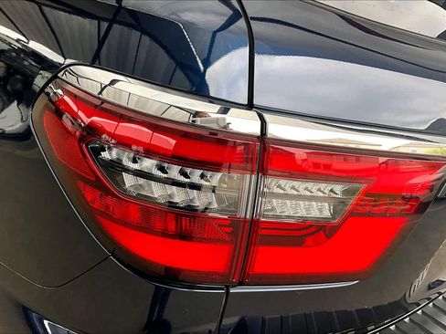 Certified 2022 Nissan Armada Platinum image 27