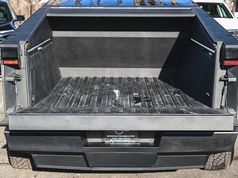 Used 2024 Tesla Cybertruck AWD Crew Cab image 30