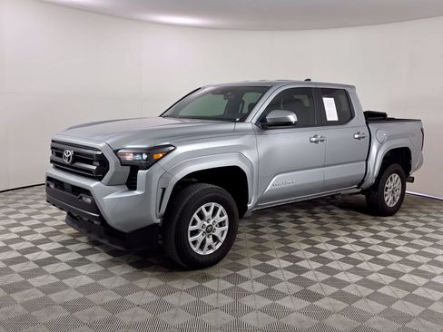 Used 2024 Toyota Tacoma SR5 RWD image 3