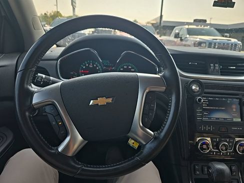 Used 2017 Chevrolet Traverse LT FWD image 10