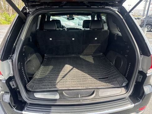 Used 2017 Jeep Grand Cherokee Limited image 23