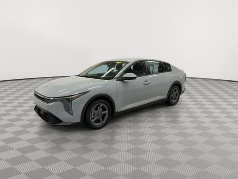 Used 2025 Kia K4 FWD image 5