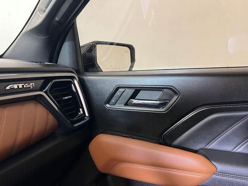 Used 2023 GMC Canyon AT4 w/ Technology Package image 31