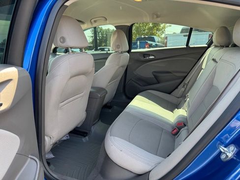 Used 2017 Chevrolet Cruze LT image 11
