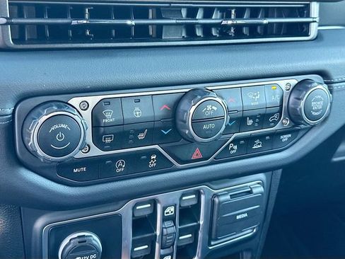 Used 2025 Jeep Wrangler Sahara w/ Safety Group image 15