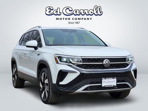 Certified 2024 Volkswagen Taos SEL image 3
