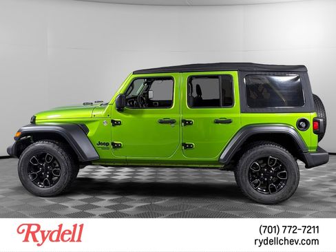 Used 2018 Jeep Wrangler Unlimited Sport image 2