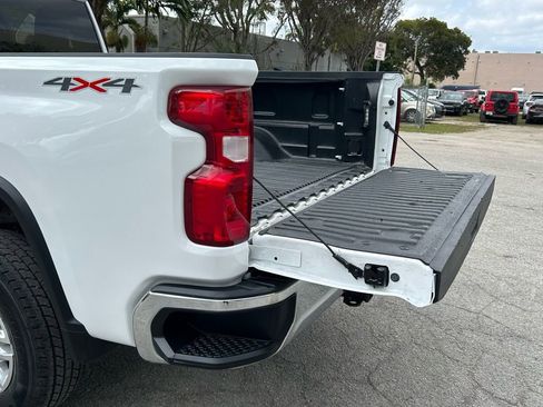 Used 2025 Chevrolet Silverado 2500 LT w/ Convenience Package image 42