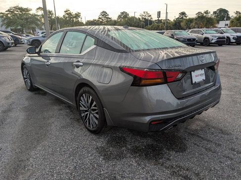 Used 2025 Nissan Altima 2.5 SV w/ SV Premium Package image 6