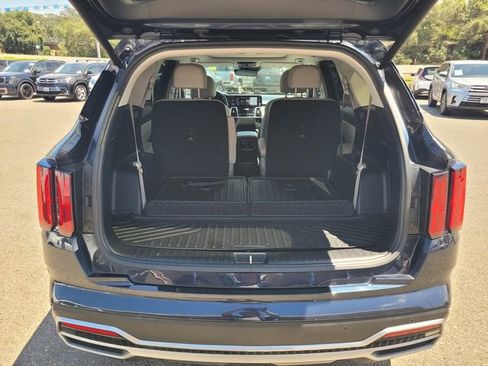 Used 2023 Kia Sorento SX Prestige w/ Panoramic Sunroof Package AWD/4WD image 8