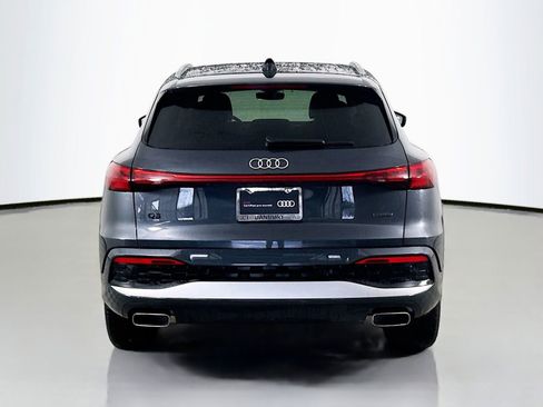 Used 2025 Audi Q5 Premium w/ Convenience Package image 10