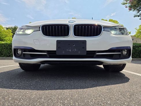 Used 2018 BMW 330i xDrive Sedan AWD/4WD image 5