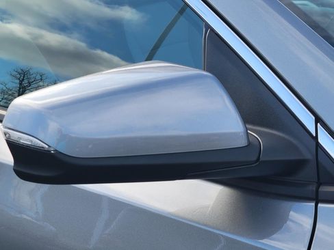 Used 2023 GMC Terrain SLE image 9