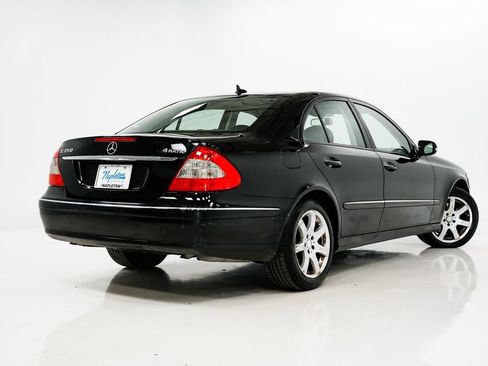 Used 2008 Mercedes-Benz E 350 4MATIC Sedan image 25