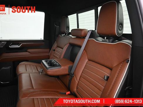 Used 2024 GMC Sierra 2500 Denali Ultimate AWD/4WD image 32