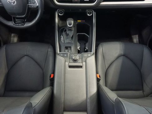 Used 2024 Toyota Grand Highlander AWD image 31