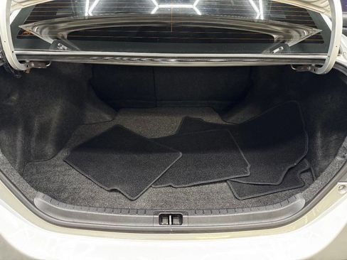 Used 2019 Toyota Corolla SE w/ Carpet Mat Package (TMS) FWD image 46