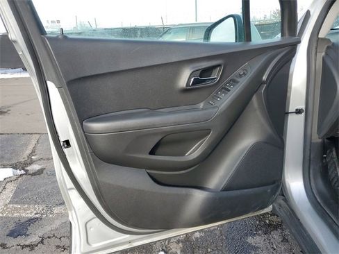 Certified 2020 Chevrolet Trax LS w/ Tint and Cruise Package image 19