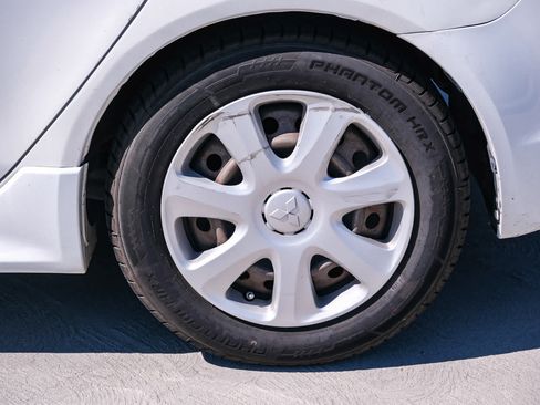 Used 2014 Mitsubishi Lancer ES FWD image 9