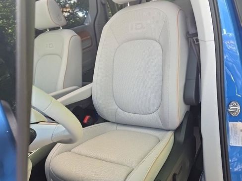 Used 2025 Volkswagen ID. Buzz 1st Edition AWD/4WD image 10
