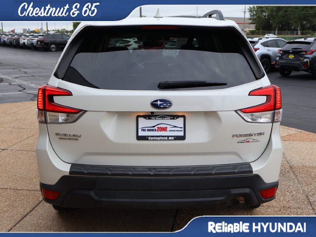 Used 2019 Subaru Forester Premium AWD/4WD image 5