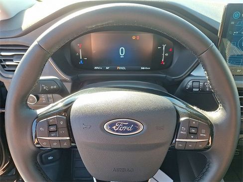 New 2025 Ford Escape SE image 9