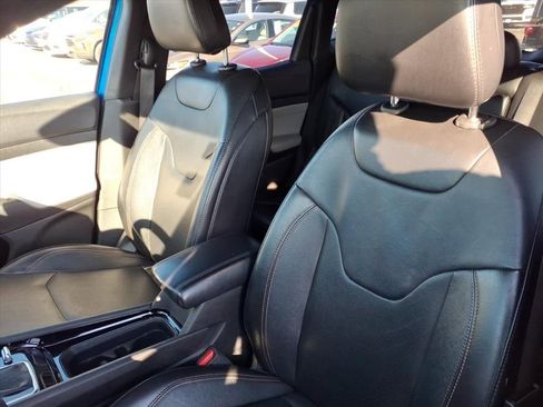 Used 2023 Jeep Compass Limited image 11