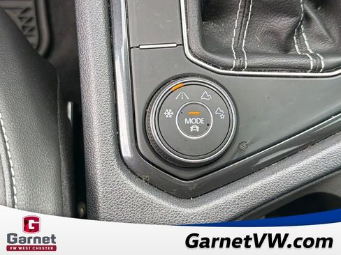 Used 2023 Volkswagen Tiguan SE w/ Panoramic Sunroof Package image 35