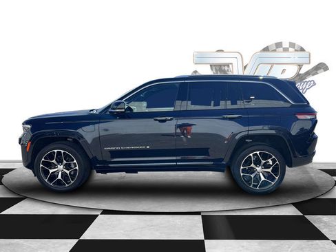 Used 2022 Jeep Grand Cherokee Summit AWD/4WD image 4