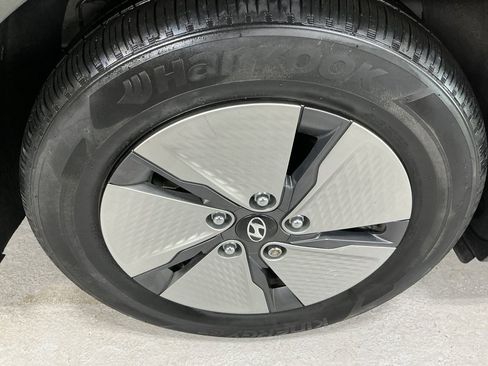 Certified 2021 Hyundai Ioniq SE image 5