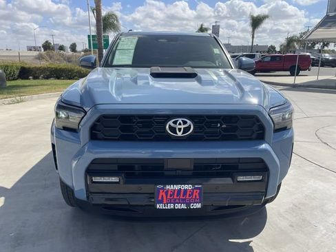 Used 2025 Toyota 4Runner TRD Sport AWD/4WD image 3
