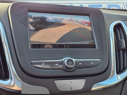 Used 2023 Chevrolet Equinox LT image 17