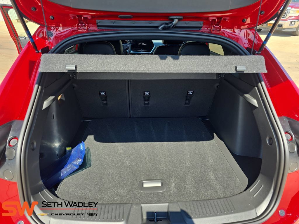 New 2026 Chevrolet Trax RS w/ Sunroof Package FWD image 13