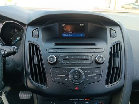Used 2015 Ford Focus SE FWD image 19