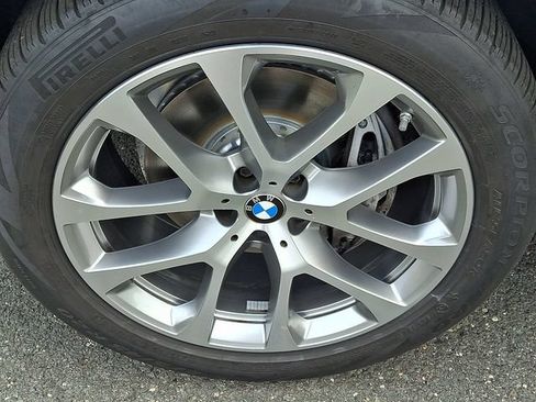 Used 2024 BMW X5 xDrive40i w/ Parking Assistance Package AWD/4WD image 8