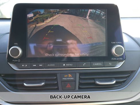 Used 2023 Nissan Altima 2.5 SR image 3