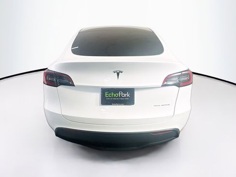 Used 2023 Tesla Model Y Long Range image 7