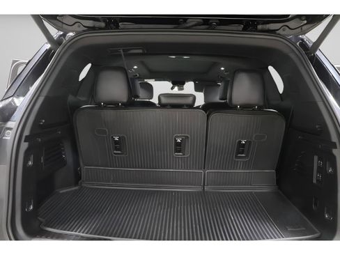 Used 2025 Buick Enclave Sport Touring w/ Power Package AWD/4WD image 28