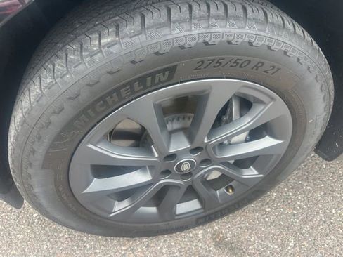 Used 2024 Land Rover Range Rover Sport SE image 8