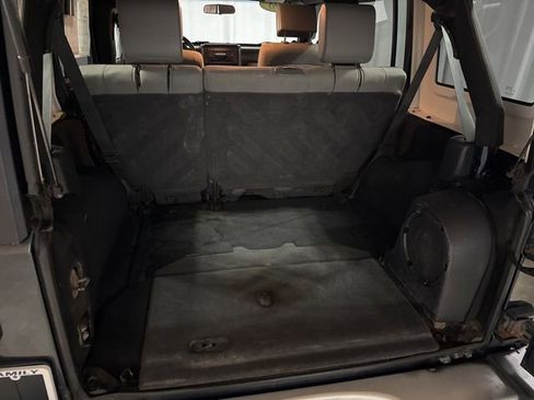 Used 2008 Jeep Wrangler Unlimited Sahara AWD/4WD image 7