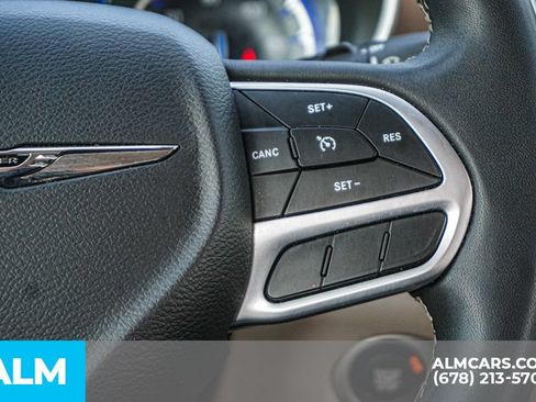 Used 2022 Chrysler Voyager LX FWD image 31