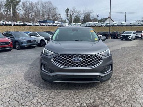 Used 2024 Ford Edge SEL image 3