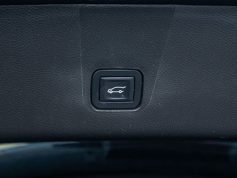 Certified 2019 Chevrolet Traverse LT w/ LT Premium Package image 44