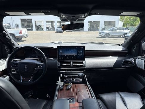 Certified 2023 Lincoln Navigator L Reserve AWD/4WD image 21